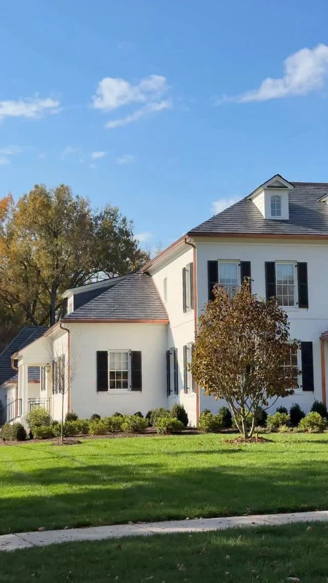 A timeless renovation that will gracefully age with time 

#preservation #architecturedesign #classicalarchitecture #southernfall #fallincharlotte
