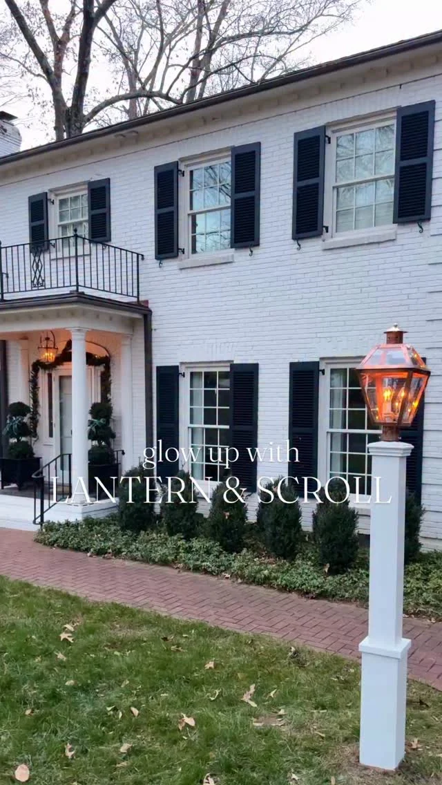Glow up at home ✨✨ @lanternandscroll copper hanging lantern and post lantern are exactly what I imagined our home needed. Instant curb appeal upgrade!! 

I had the post wrap made to match the gate and fence and painted in BM China White. Would you believe the lights are electric? The flickering bulbs add so much charm!

Comment “LIGHTS” and I’ll send you a link to the lanterns and light bulbs.

#copperlanterns #gaslantern #porchlight