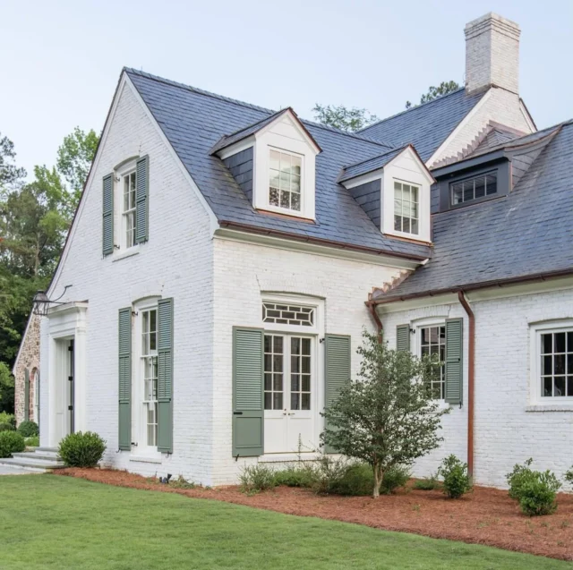 Do you sometimes dream of country living on a large piece of land with a sprawling home? There are some homes that have a way of drawing you in and inspiring a new way of living. This is one of those homes. With its familiar color palette, use of natural stone and sense of belonging like the home has always been there, there’s something about this home that just feels so right. The design team knocked this one out of the park! @dsdixonarchitect @artistic_finishes and @romabiopaints images beautifully captured by @cristinadaniellecreative 

#countryliving #timelessdesign #newconstructionhome